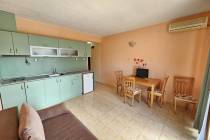 Apartment by the Sea with a Private Patio — Sveti Vlas ID: 6097 - Photo 3