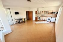 Byt s obrovskou terasou v pokojnej štvrti Slnečného pobrežia ID: 5155 - Фото1