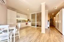 Реновиран апартамент с изглед към морето, на две крачки от плажа, Свети Влас ID: 6018 - Снимка 3