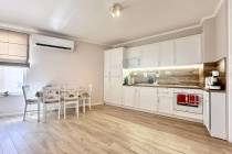 Реновиран апартамент с изглед към морето, на две крачки от плажа, Свети Влас ID: 6018 - Снимка 4