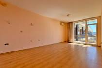 Гледка към морето и басейна, просторни стаи, комплекс „Luxor“ в Свети Влас ID: 6033 - Снимка 2