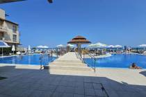 Sea view, beachfront, 3 bedrooms, “Obzor Beach Resort” complex ID: 6311 - Photo 33