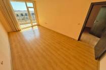 Гледка към морето и басейна, просторни стаи, комплекс „Luxor“ в Свети Влас ID: 6033 - Снимка 3