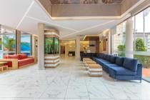 Модерен интериор и изглед към басейна — апартамент в „Tarsis 2“ ID: 5769 - Снимка 16