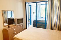 Flat on the first line by the sea! Good investment! ID: 3766 - Photo 8