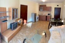 Апартамент на партерния етаж с изглед към басейн ID: 2325 - Снимка 2