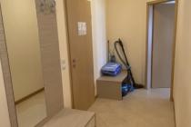 Три стаи с изглед към басейна и територията в Royal Sun ID: 2920 - Снимка 7