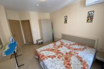 Три стаи с изглед към басейна и територията в Royal Sun ID: 2920 - Снимка 11