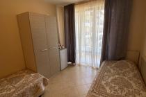 Три стаи с изглед към басейна и територията в Royal Sun ID: 2920 - Снимка 9