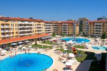 Три стаи с изглед към басейна и територията в Royal Sun ID: 2920 - Снимка 2