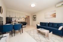 Подходит для постоянного проживания! Дизайнерский ремонт, вид на бассейн ID: 5901 - Фото 3