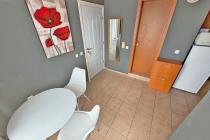 Компактная трехкомнатная квартира в зеленом районе Свети Власа ID: 4375 - Фото 10