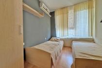 Компактная трехкомнатная квартира в зеленом районе Свети Власа ID: 4375 - Фото 19