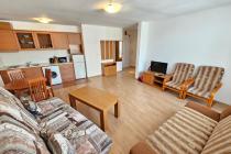 First line! Apartment in a large year-round complex ID: 5001 - Photo 8