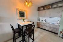 Beachfront, “Majestic Beach Resort” complex, apartment with designer interiors ID: 6090 - Photo 4