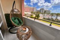 Beachfront, “Majestic Beach Resort” complex, apartment with designer interiors ID: 6090 - Photo 12