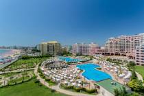 Beachfront, “Majestic Beach Resort” complex, apartment with designer interiors ID: 6090 - Photo 20