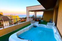 Penthouse z dużym tarasem i widokiem na morze, Sveti Vlas ID: 6361 - Фото1