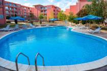 Widok na basen! Kup niedrogie mieszkanie do życia i wypoczynku ID: 5925 - Фото1