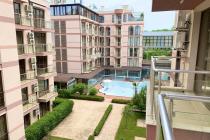 Модерен интериор и изглед към басейна — апартамент в „Tarsis 2“ ID: 5769 - Снимка 1