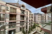 Модерен интериор и изглед към басейна — апартамент в „Tarsis 2“ ID: 5769 - Снимка 13