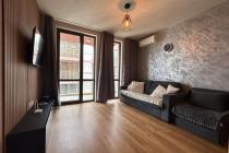 Модерен интериор и изглед към басейна — апартамент в „Tarsis 2“ ID: 5769 - Снимка 8