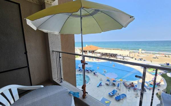Sea view, beachfront, 3 bedrooms, “Obzor Beach Resort” complex ID: 6311 - Photo 2