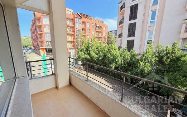 Byt s obrovskou terasou v pokojnej štvrti Slnečného pobrežia ID: 5155 - Фото13