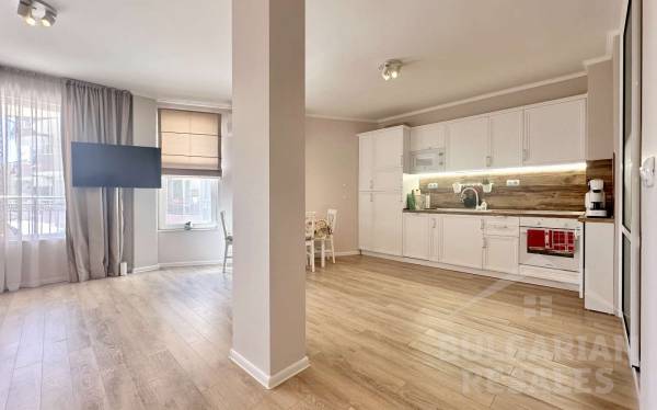 Реновиран апартамент с изглед към морето, на две крачки от плажа, Свети Влас ID: 6018 - Снимка 9