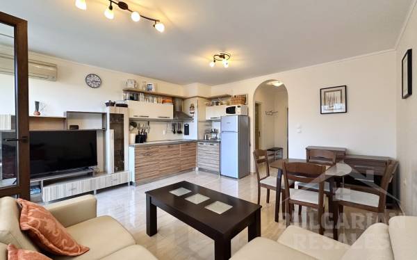 Светлый апартамент с видом на бассейн, престижный комплекс в Несебре ID: 6013 - Фото 4