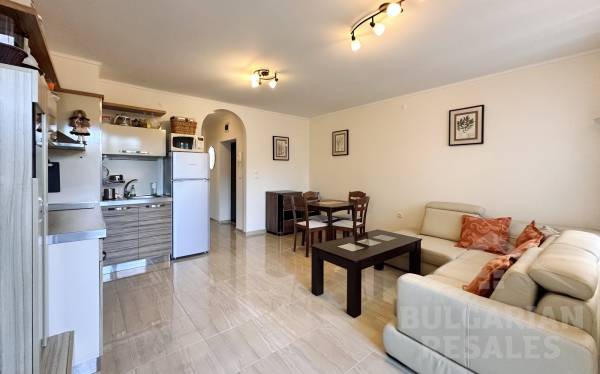 Светлый апартамент с видом на бассейн, престижный комплекс в Несебре ID: 6013 - Фото 5