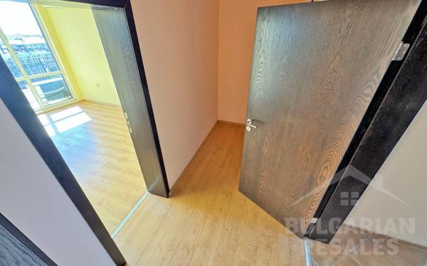 Гледка към морето и басейна, просторни стаи, комплекс „Luxor“ в Свети Влас ID: 6033 - Снимка 4