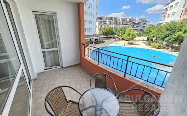 First line! Apartment in a large year-round complex ID: 5001 - Photo 2