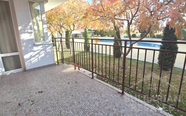 Апартамент с изглед към басейна в комплекса на първа линия ID: 4542 - Снимка 9