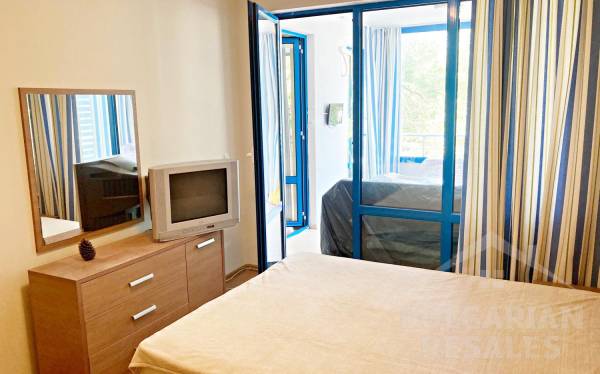 Flat on the first line by the sea! Good investment! ID: 3766 - Photo 8