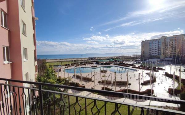 Frontowy widok na morze w Majestic Beach Resort ID: 1674 - Фото7