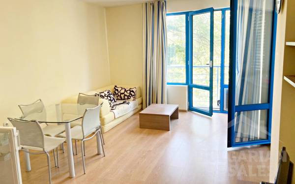 Flat on the first line by the sea! Good investment! ID: 3766 - Photo 3