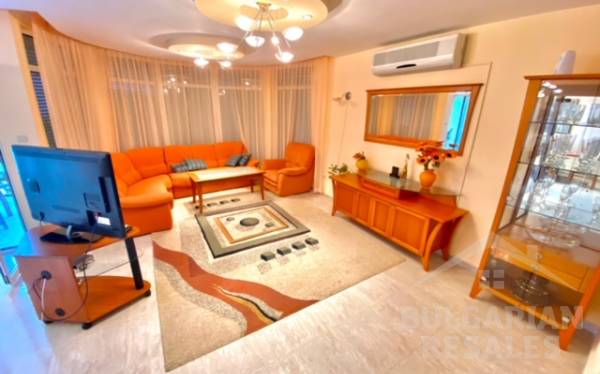 Villa for a large family by the sea in Sveti Vlas ID: 5069 - Photo 4