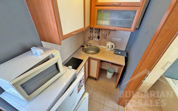 Компактная трехкомнатная квартира в зеленом районе Свети Власа ID: 4375 - Фото 13