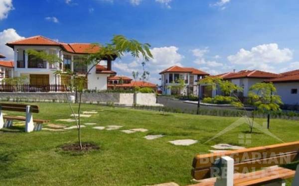 Къща в затворен комплекс, на тихо място! ID: 4173 - Снимка 3