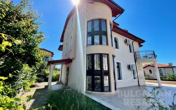 Villa for family holidays by the sea ID: 5560 - Photo 2