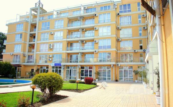 Priestranný byt v centre strediska, bez balkóna ID: 3977 - Фото8