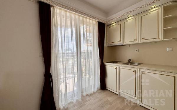 Exclusive! First line and magnificent view from the window! ID: 5359 - Photo 4