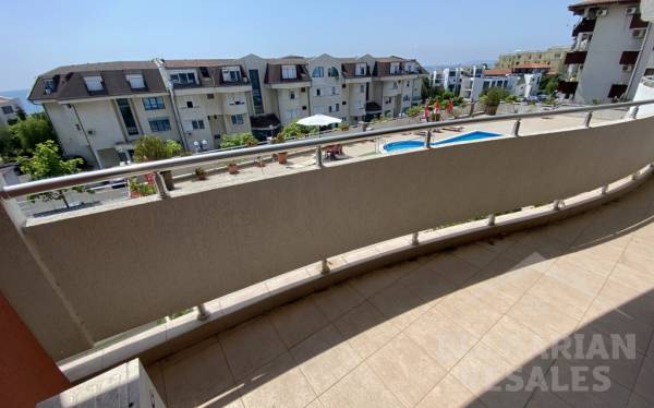 Výhľad na bazén, apartmán pár krokov od pláže, Sveti Vlas ID: 5937 - Фото3