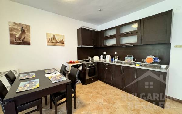 Priamo pri mori! Dvojizbový apartmán v komplexe s krásnym zeleným areálom v Lozeneci ID: 6113 - Фото3