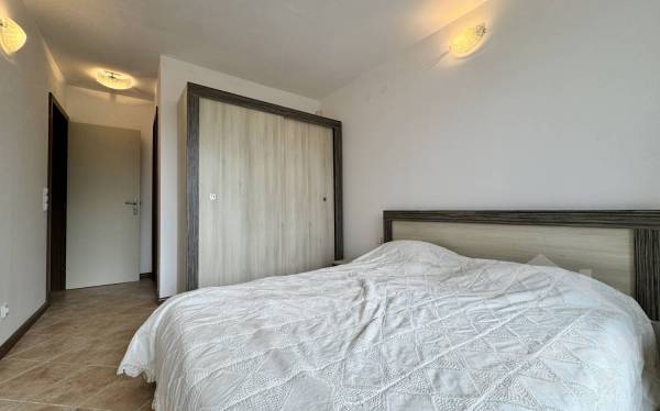 Priamo pri mori! Dvojizbový apartmán v komplexe s krásnym zeleným areálom v Lozeneci ID: 6113 - Фото6