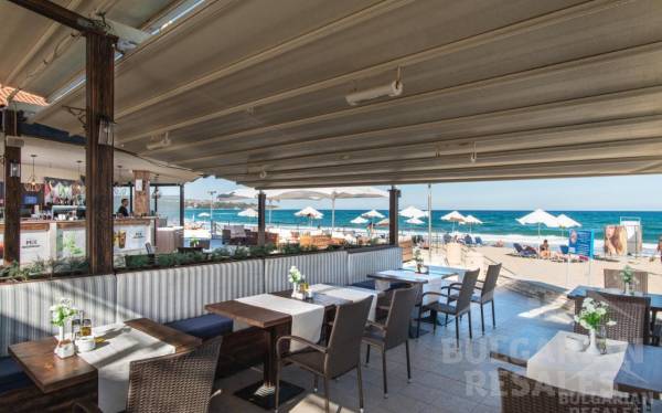 Апартамент с две спални на първа линия на брега на морето! Супер инвестиция! ID: 3917 - Снимка 17