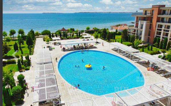 Прекрасная студия на первой линии в престижном комплексе ID: 5064 - Фото 3