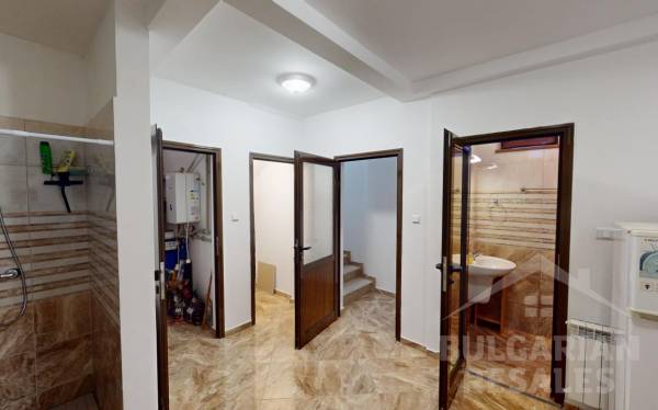 Trzypiętrowy dom z bezpośrednim dostępem do basenu ID: 5316 - Фото19