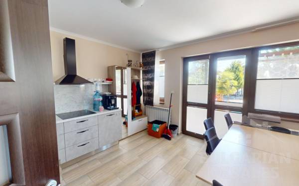 Trzypiętrowy dom z bezpośrednim dostępem do basenu ID: 5316 - Фото5